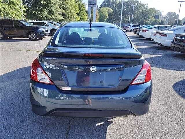 Nissan Versa