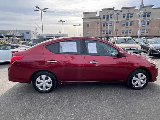 Nissan Versa